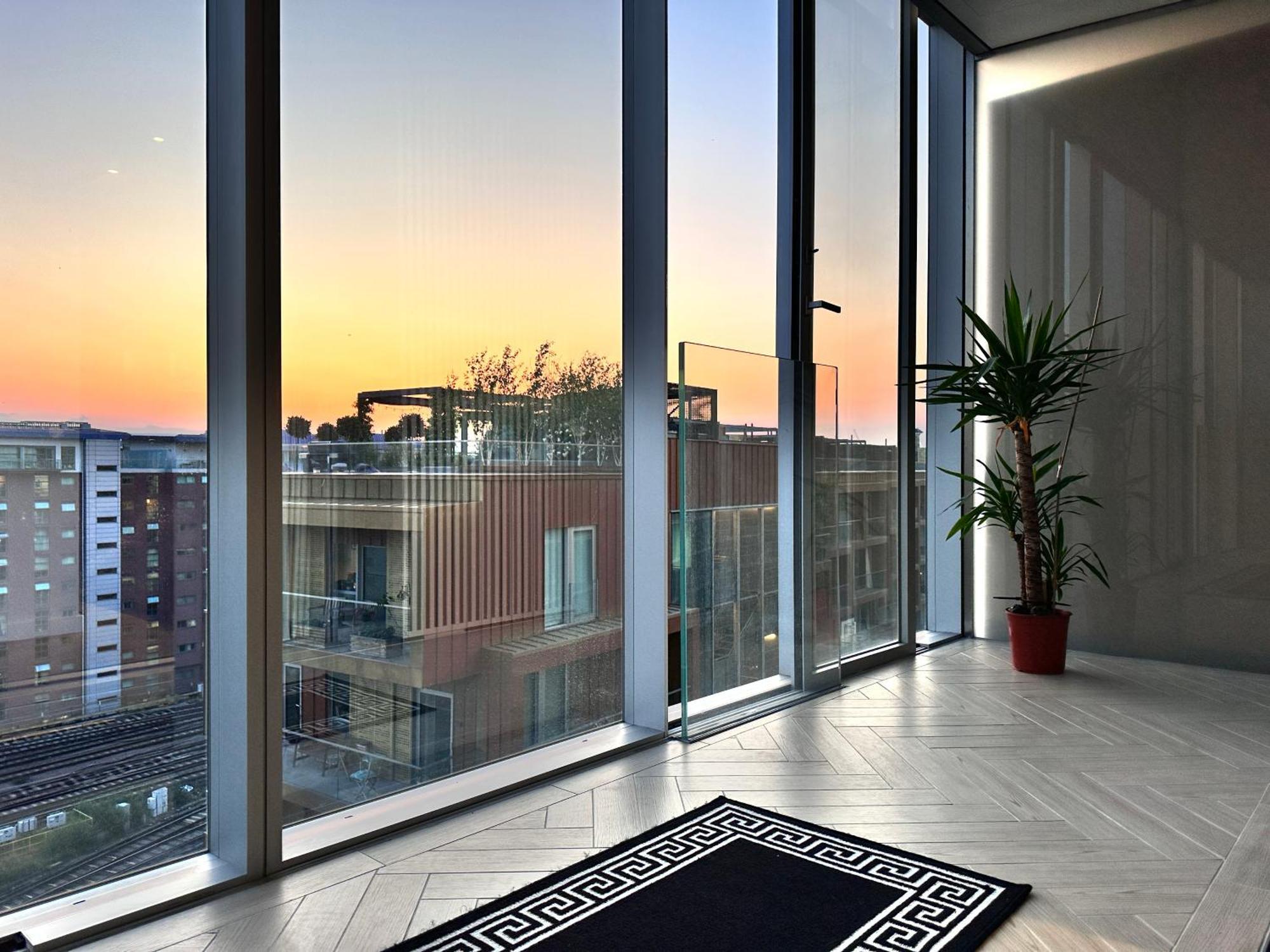 Battersea Power Station - Winter Garden Balcony & 1Gb Wifi - Luxurylondonstays Exterior photo